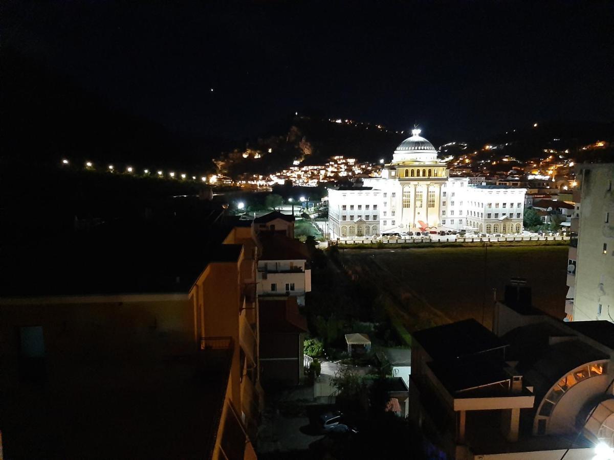 Appartamento Apartament Egzoni City Center Berat Esterno foto