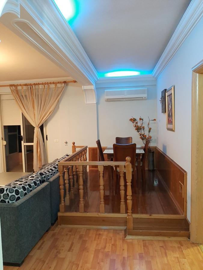 Appartamento Apartament Egzoni City Center Berat Esterno foto