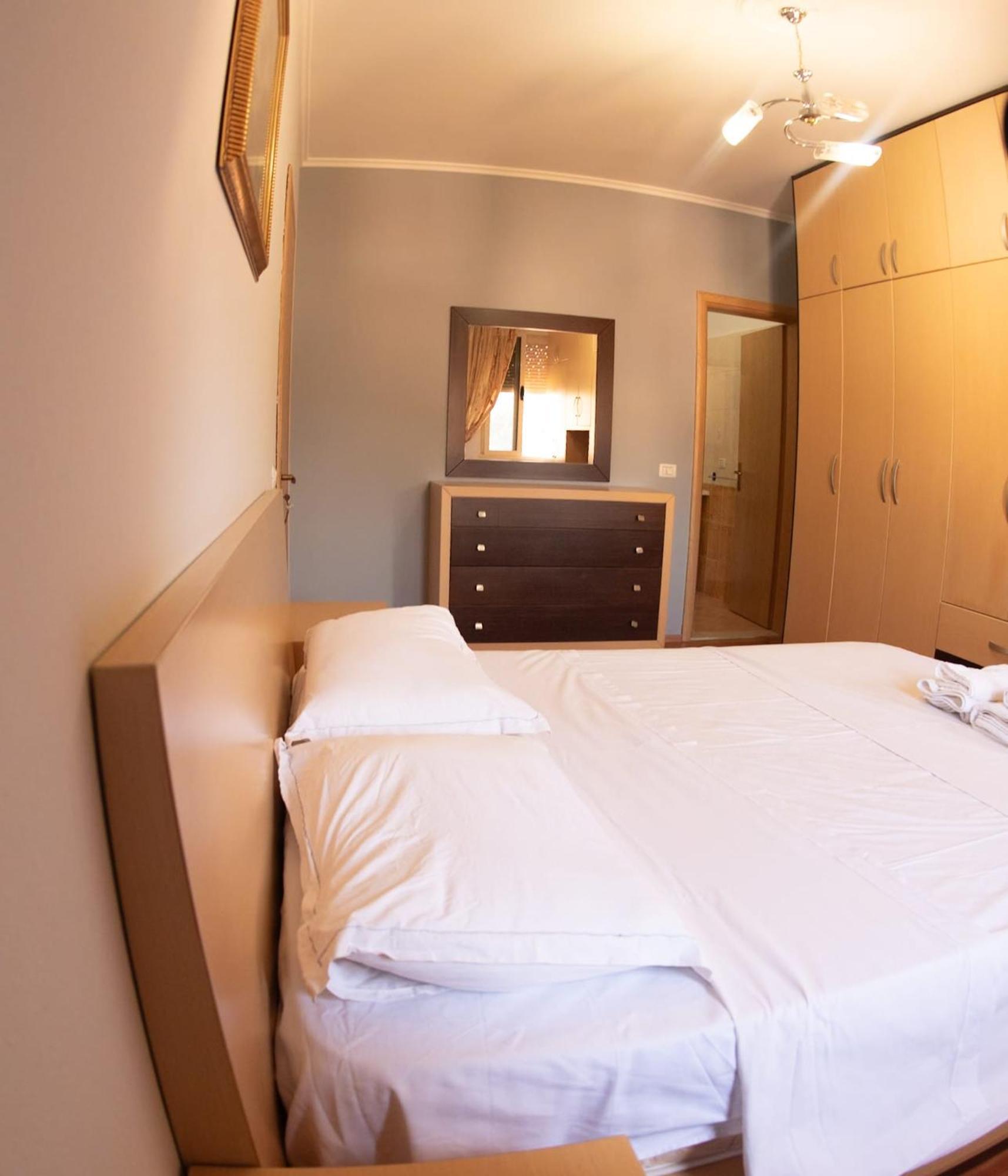 Appartamento Apartament Egzoni City Center Berat Esterno foto